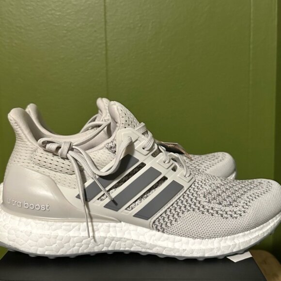 NWT adidas Women's Ultraboost 1.0 Sneakers Grey One/Grey/White Size 8 - Picture 6 of 8